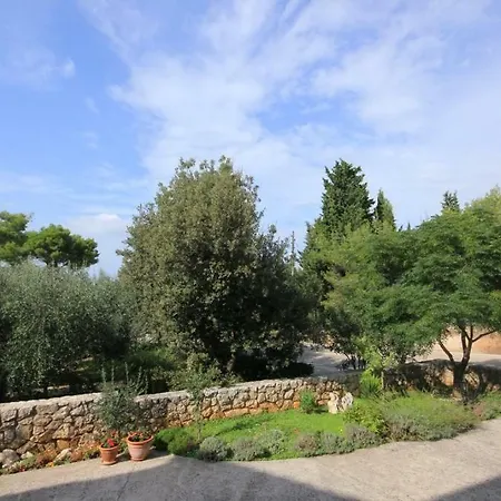 With A Parking Space Muline Penzion 3*